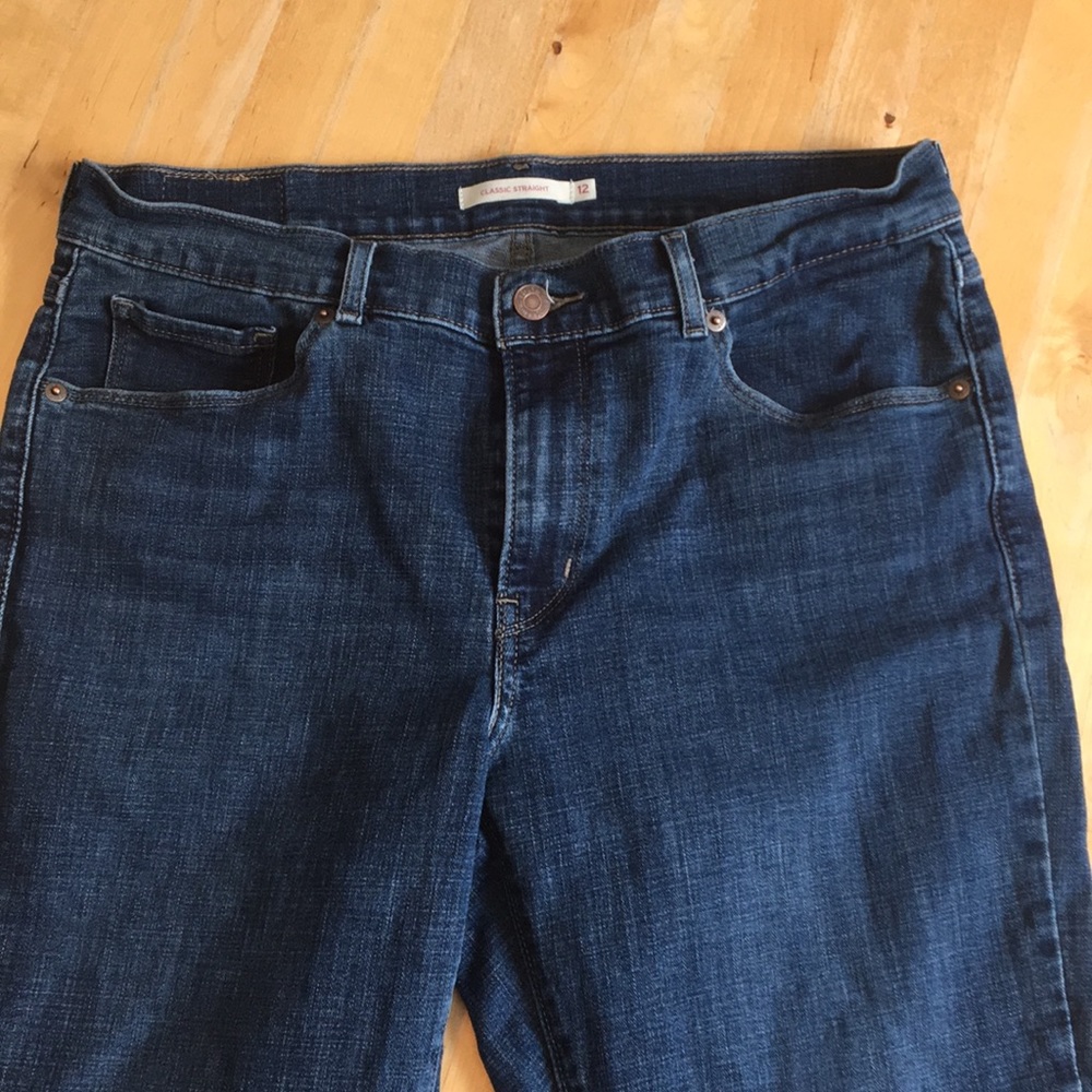 Levi’s classic straight leg jeans